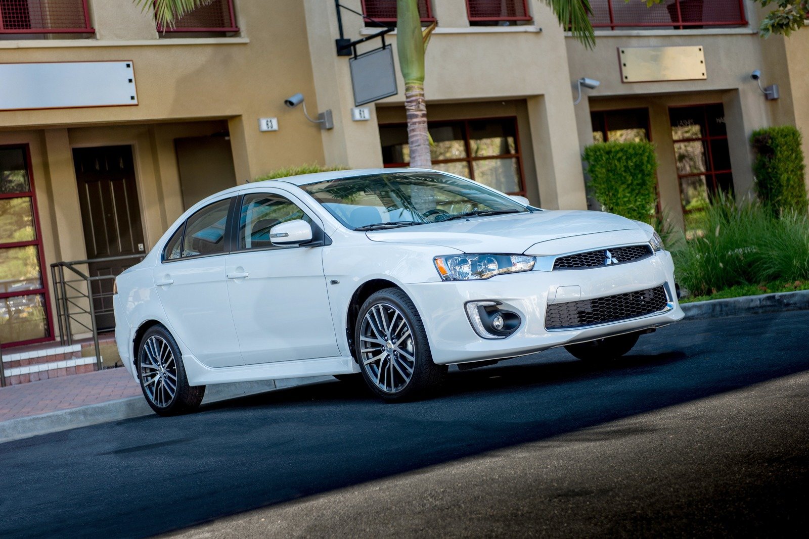 Mitsubishi Lancer frente